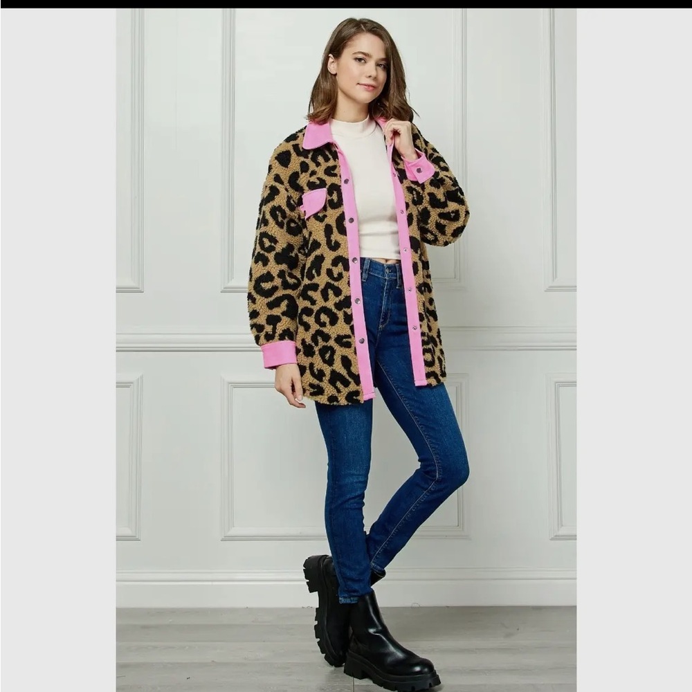 460. Leopard Sherpa contrast Shacket